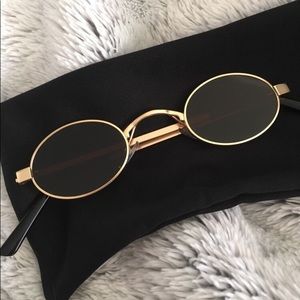 Tiny trendy sunglasses